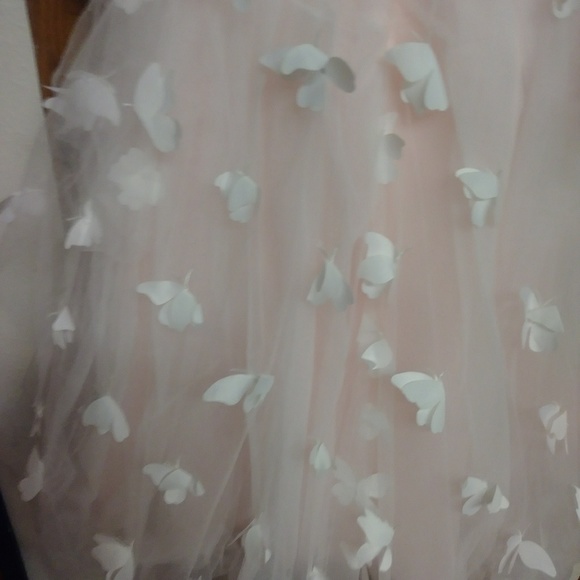 Light pink butterfly dress - Picture 4 of 8